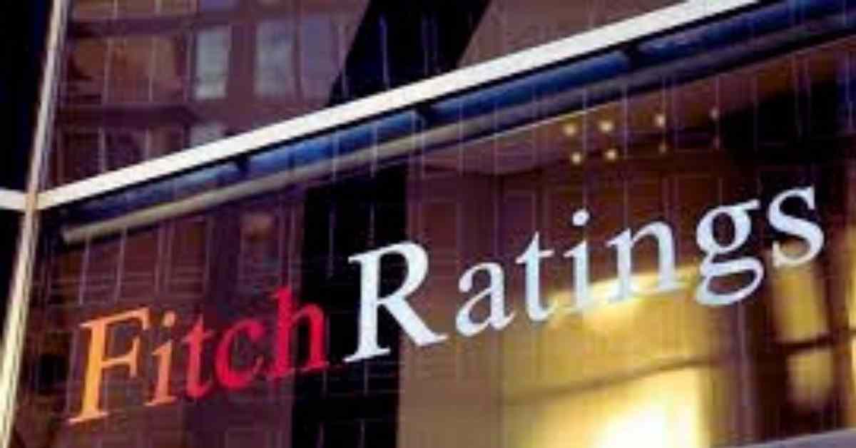 Fitch reduces Pakistan's sovereign credit rating from 'B-' to 'CCC+.'