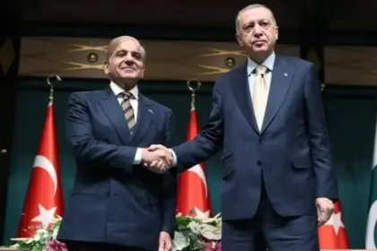 Shehbaz Sharif receiving condolence call from Recep Tayyip Erdogan on Pakistan floods