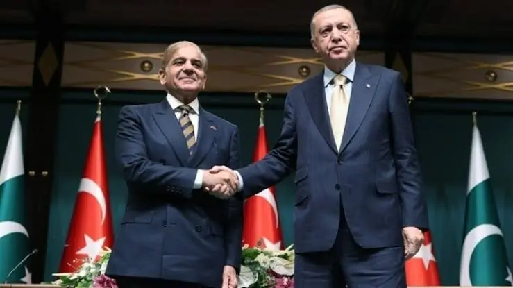 Shehbaz Sharif receiving condolence call from Recep Tayyip Erdogan on Pakistan floods